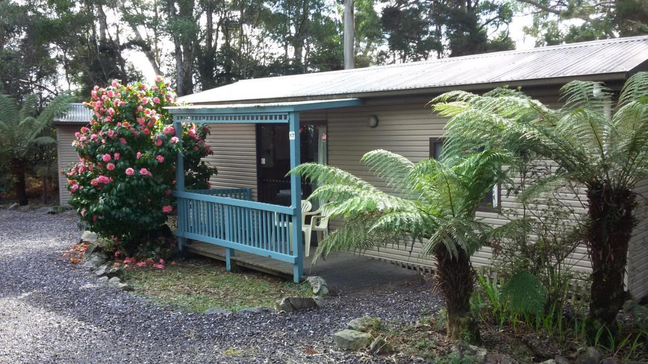 Strahan Retreat Holiday Park Hotel Exterior photo