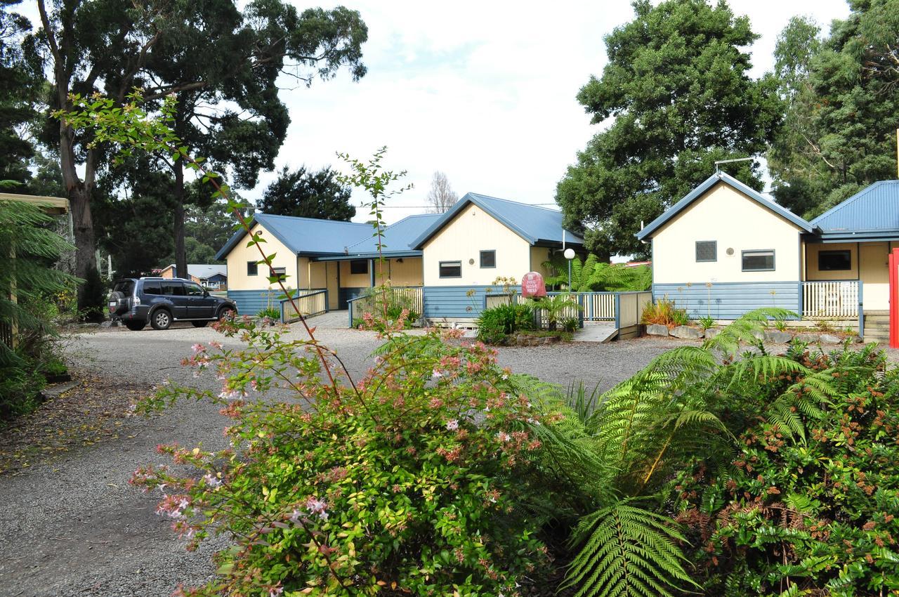 Strahan Retreat Holiday Park Hotel Exterior photo