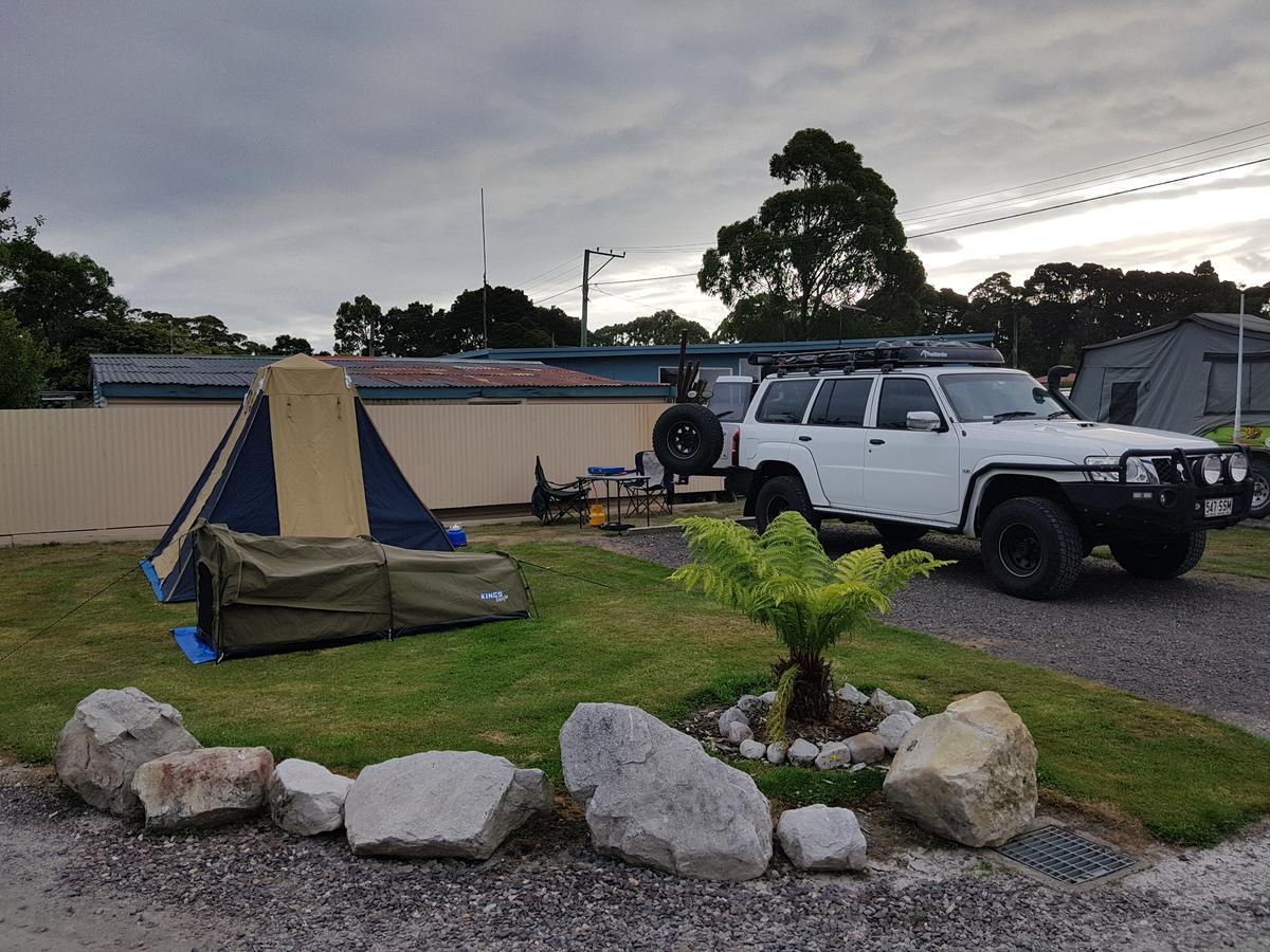 Strahan Retreat Holiday Park Hotel Exterior photo