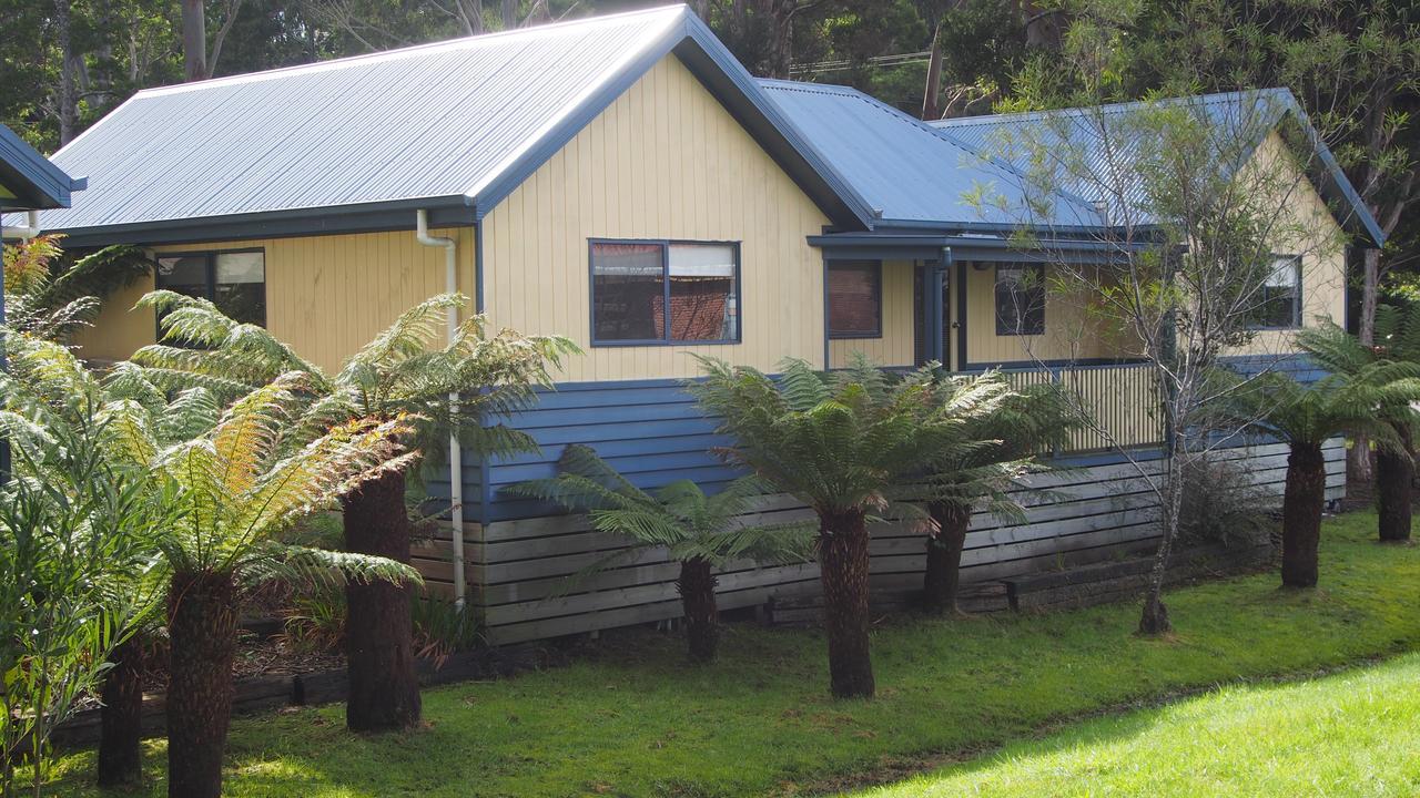 Strahan Retreat Holiday Park Hotel Exterior photo