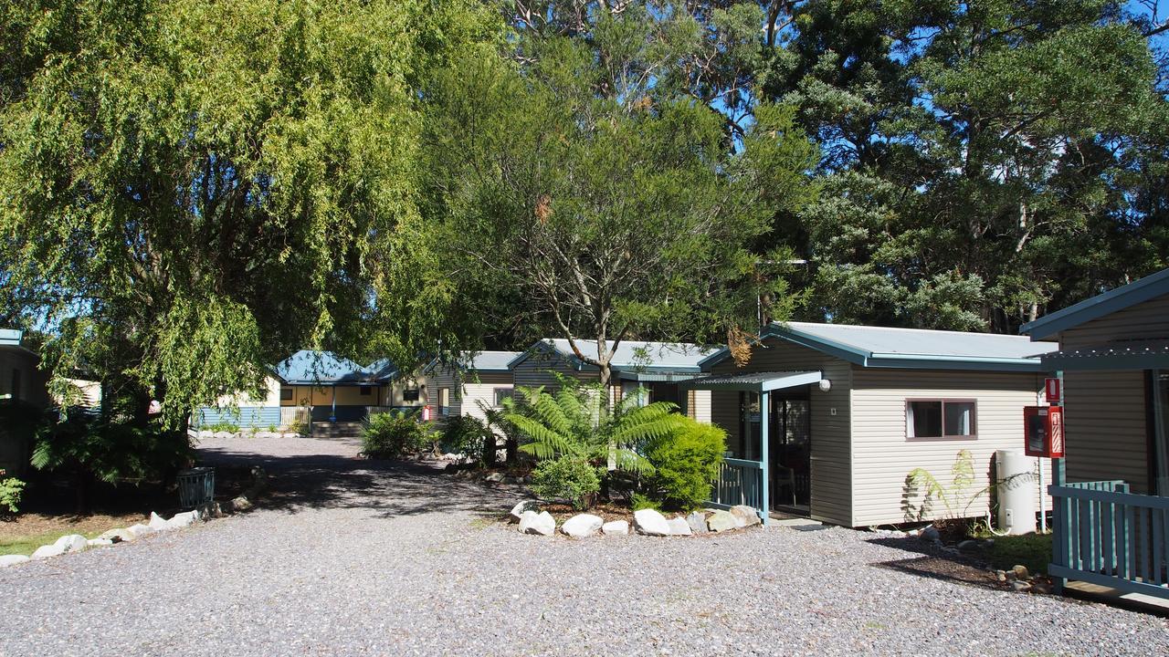 Strahan Retreat Holiday Park Hotel Exterior photo